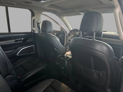 Used 2021 Kia Telluride EX w/ EX Premium Package AWD/4WD image 18