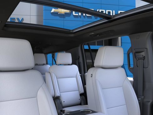 New 2026 Chevrolet Suburban Premier w/ Sun And Tow Package AWD/4WD image 24