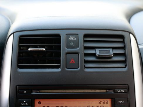 Used 2014 Nissan Versa Note SV image 32