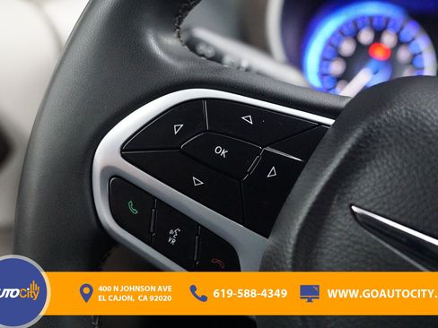 Used 2023 Chrysler Voyager LX FWD image 19