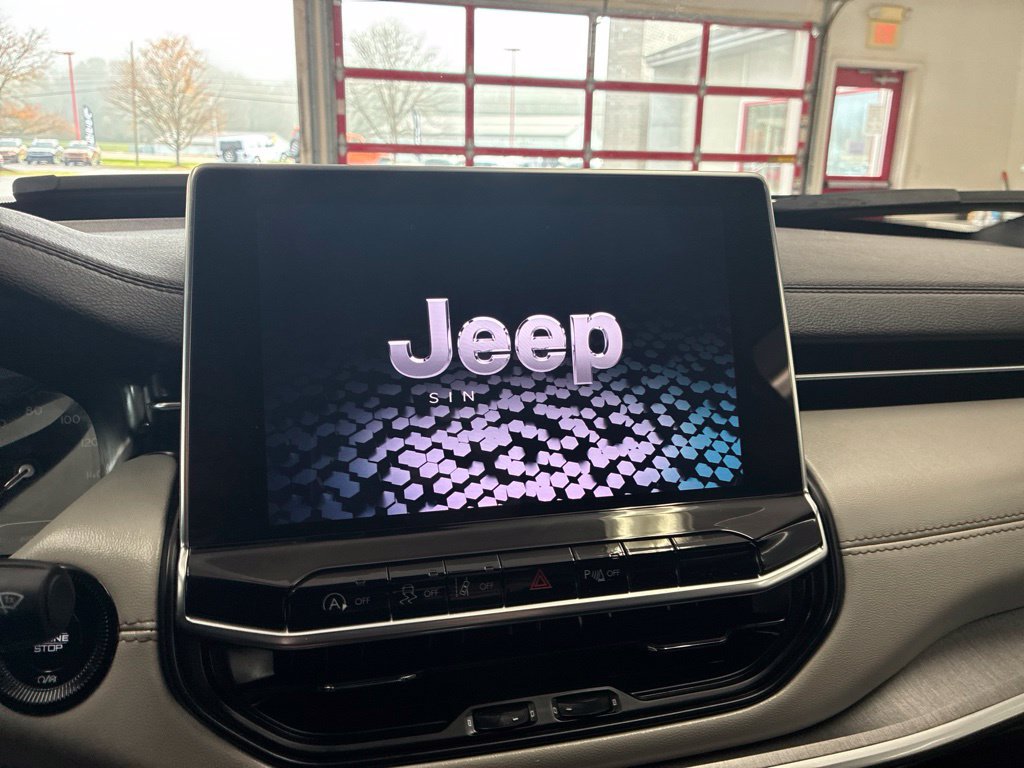 Certified 2024 Jeep Compass Limited AWD/4WD image 38