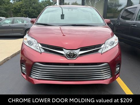 Certified 2019 Toyota Sienna XLE w/ XLE Navigation Package FWD image 6