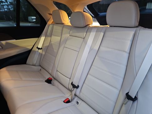 New 2026 Mercedes-Benz GLE 450 4MATIC image 15