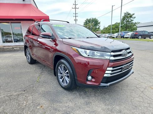 Used 2017 Toyota Highlander XLE AWD/4WD image 6