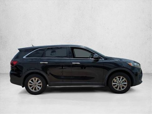 Used 2019 Kia Sorento FWD image 4