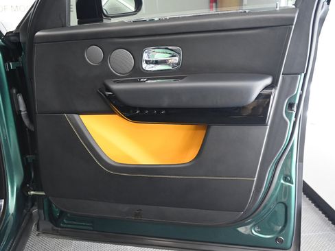 Used 2023 Rolls-Royce Cullinan image 19