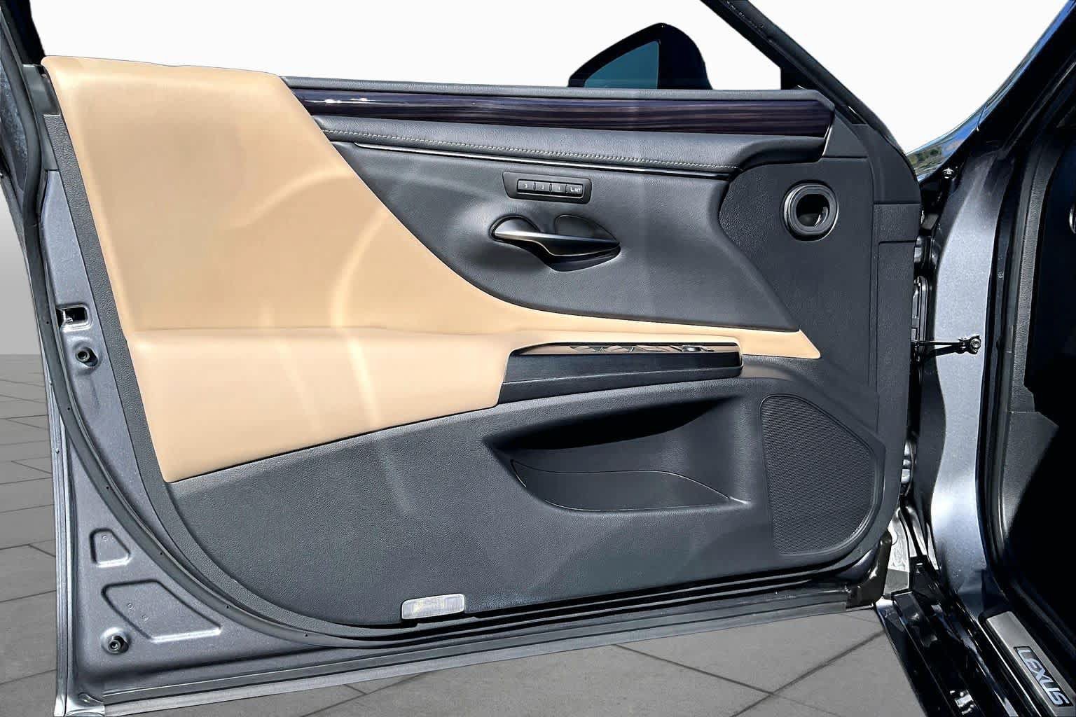 Used 2020 Lexus ES 350 w/ Premium Package FWD image 20