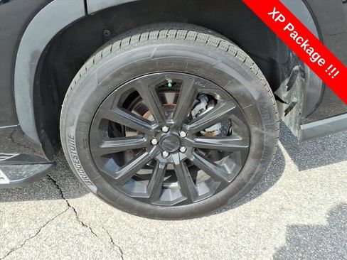 Used 2022 Toyota Highlander XLE image 12