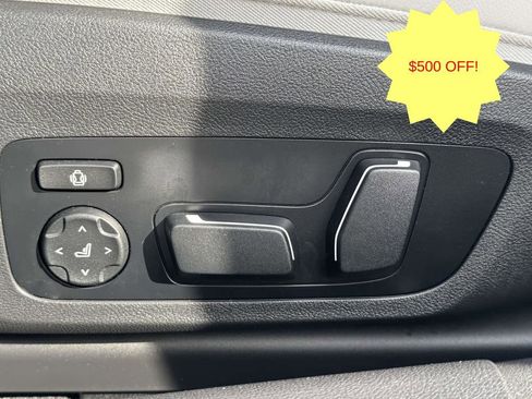 Used 2025 BMW M3 w/ Executive Package RWD image 30