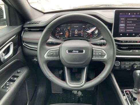 Used 2024 Jeep Compass Trailhawk AWD/4WD image 4