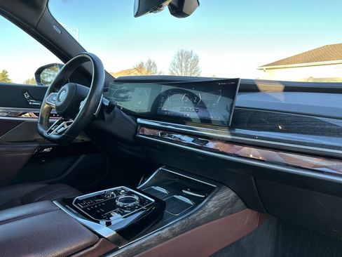 Certified 2023 BMW 760i xDrive image 31