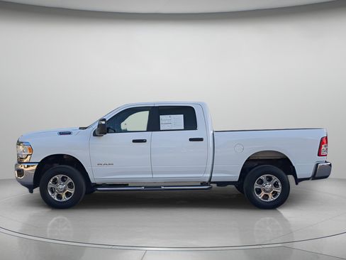 Used 2024 RAM 2500 Big Horn AWD/4WD image 43