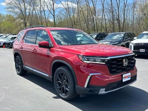 New 2025 Honda Pilot Touring image 7