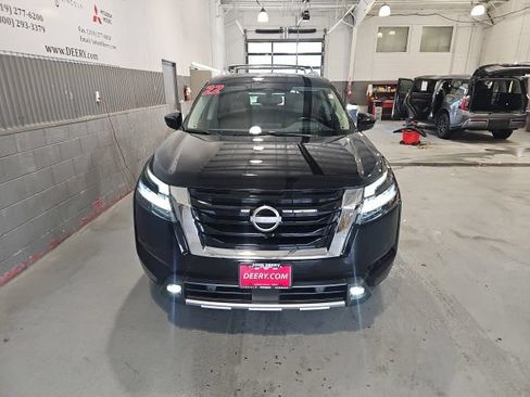 Used 2022 Nissan Pathfinder Platinum w/ Cargo Package AWD/4WD image 8