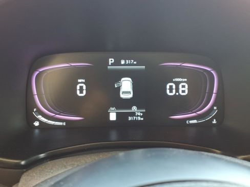 Used 2025 Kia Soul LX w/ LX Technology Package FWD image 8