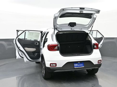 Certified 2025 Hyundai Venue SEL image 53