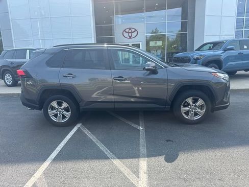 Used 2023 Toyota RAV4 XLE AWD/4WD image 2