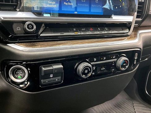 Used 2024 Chevrolet Silverado 2500 LT AWD/4WD image 32