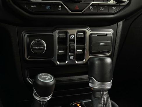 Used 2022 Jeep Wrangler Unlimited Sahara w/ Cold Weather Group image 30