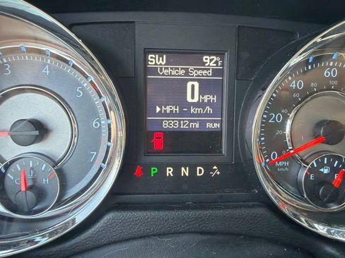 Used 2013 Chrysler Town & Country Touring-L w/ Driver Convenience Group FWD image 22