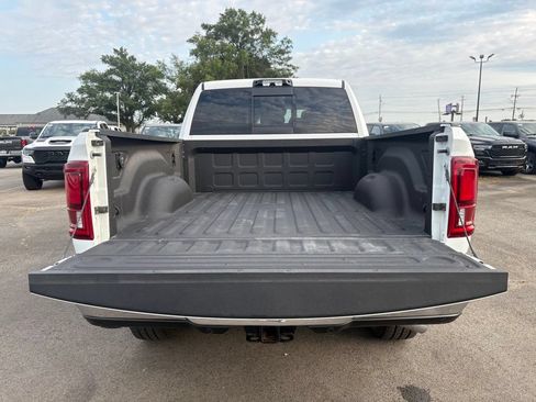 Used 2025 RAM 2500 Laramie AWD/4WD image 7