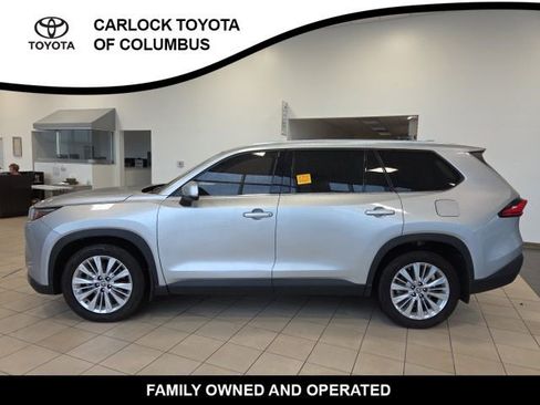 Used 2024 Toyota Grand Highlander AWD image 2