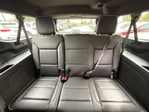 Used 2023 Chevrolet Suburban Premier RWD image 34