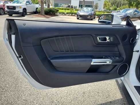 Used 2017 Ford Mustang Premium RWD image 22