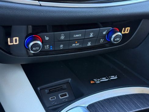 Used 2023 Buick Enclave Avenir w/ Avenir Technology Package image 24