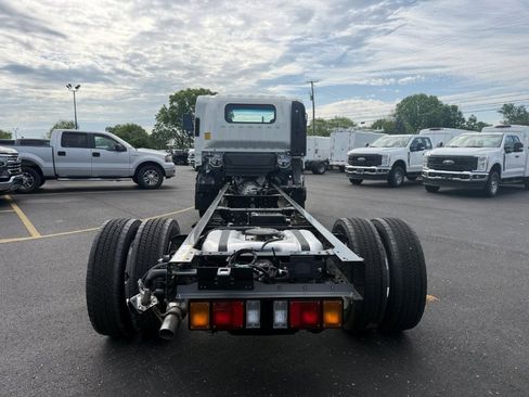 New 2026 Isuzu NPR RWD image 5