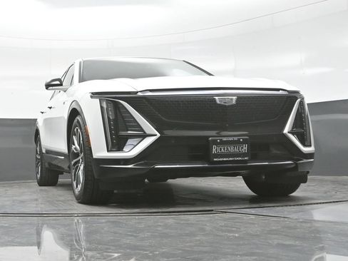 Certified 2024 Cadillac Lyriq Sport AWD/4WD image 23