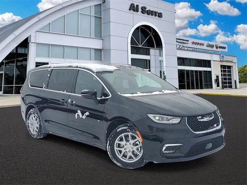 New 2026 Chrysler Pacifica Select image 1