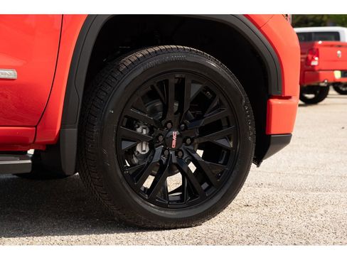 New 2026 GMC Sierra 1500 Elevation image 10
