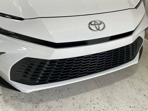 Used 2026 Toyota Camry SE FWD image 27