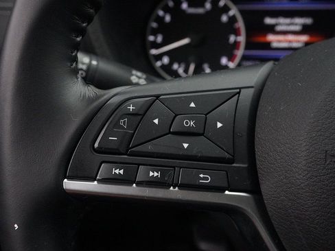 Used 2020 Nissan Sentra SV image 30