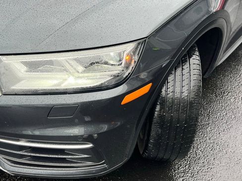 Used 2019 Audi Q5 2.0T Premium Plus w/ Premium Plus Package AWD/4WD image 3