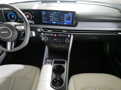 Used 2025 Hyundai Sonata SEL FWD image 10