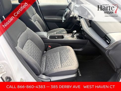 Certified 2026 Nissan Kicks SV w/ SV Premium Package AWD/4WD image 31