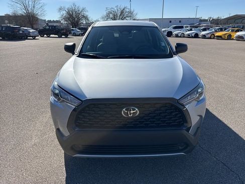 Used 2025 Toyota Corolla Cross L image 8