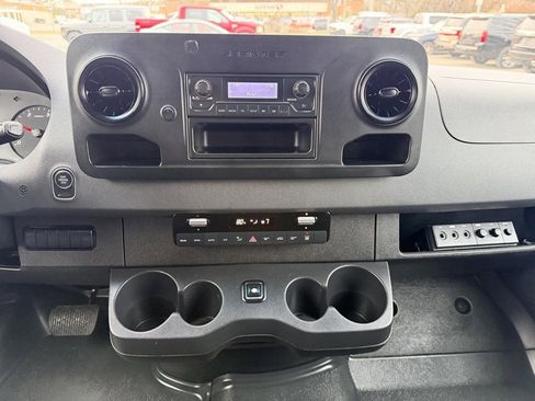 Used 2020 Mercedes-Benz Sprinter 3500 image 22
