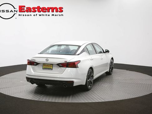 Used 2025 Nissan Altima 2.5 SR FWD image 38