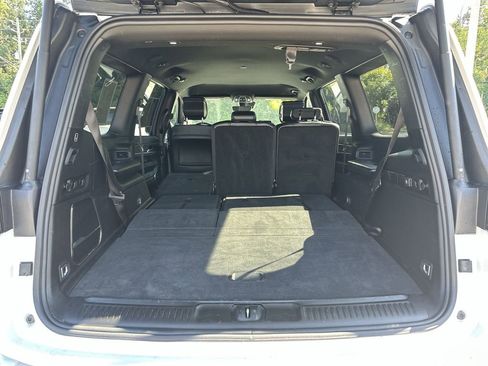 Used 2024 Jeep Wagoneer Series II w/ Flexible Seating Group image 32