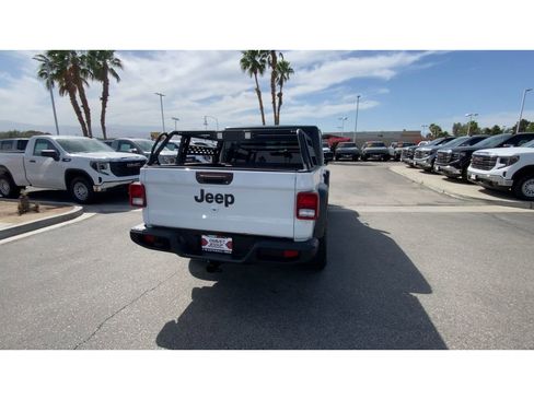 Used 2024 Jeep Gladiator Sport AWD/4WD image 7