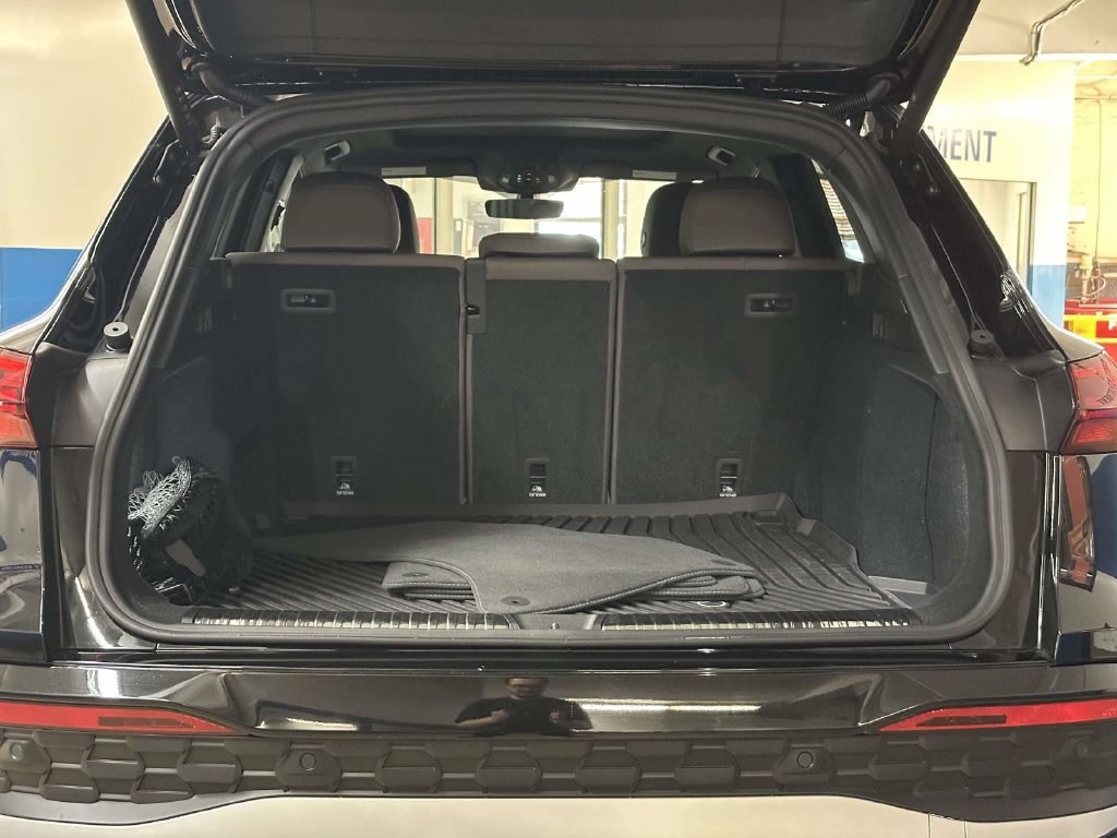 Used 2025 Audi Q5 Premium w/ Convenience Package AWD/4WD image 32