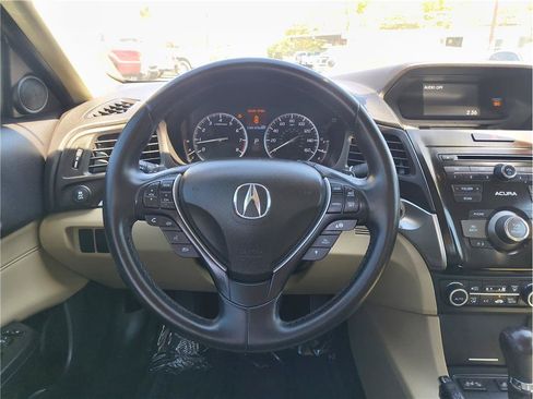 Used 2017 Acura ILX FWD image 7