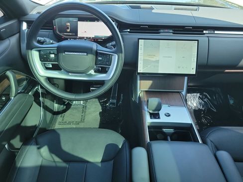 Certified 2025 Land Rover Range Rover SE AWD/4WD image 18