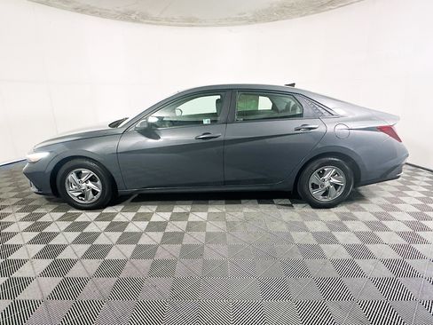 Used 2024 Hyundai Elantra SE FWD image 6