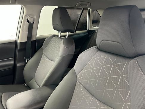 Used 2025 Toyota RAV4 XLE image 16