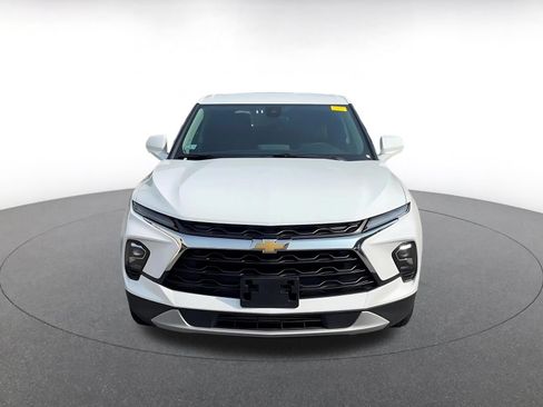 Used 2025 Chevrolet Blazer LT FWD image 3