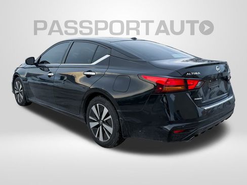 Certified 2022 Nissan Altima 2.5 SV w/ SV Premium Package image 5
